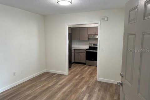 Immobilier commercial à vendre à Saint Petersburg, Floride: 5 chambres, 259.48 m2 № 2424423 - photo 19