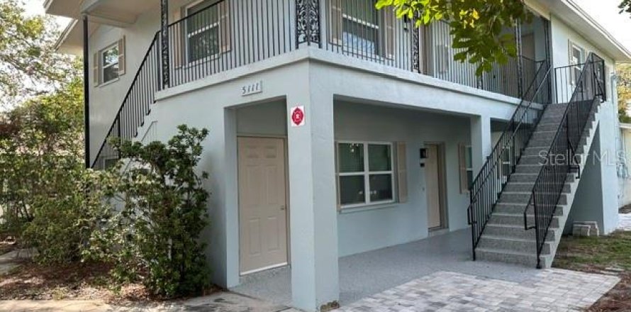 Immobilier commercial à Saint Petersburg, Floride 5 chambres, 259.48 m2 № 2424423
