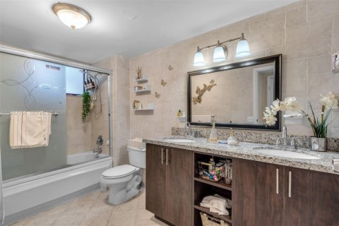 Copropriété à louer à Miami, Floride: 2 chambres, 119.57 m2 № 1995058 - photo 15