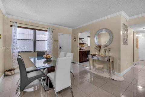 Copropriété à louer à Miami, Floride: 2 chambres, 119.57 m2 № 1995058 - photo 3