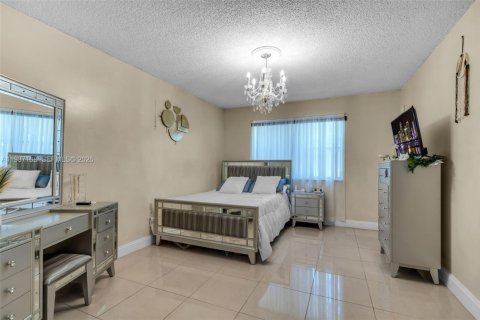 Copropriété à louer à Miami, Floride: 2 chambres, 119.57 m2 № 1995058 - photo 12