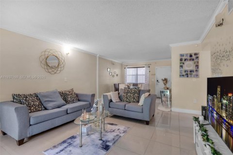 Copropriété à louer à Miami, Floride: 2 chambres, 119.57 m2 № 1995058 - photo 7