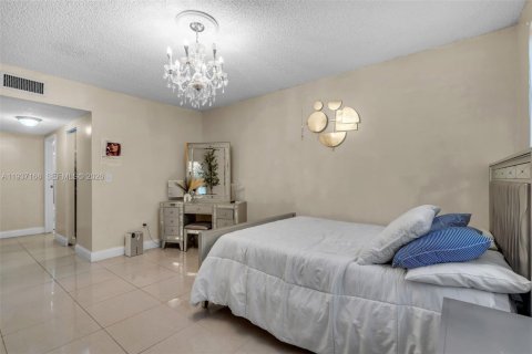 Copropriété à louer à Miami, Floride: 2 chambres, 119.57 m2 № 1995058 - photo 13