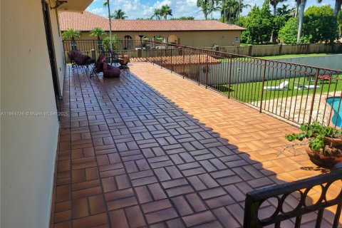 Купить виллу или дом в Майами, Флорида 4 спальни, № 1957972 - фото 16
