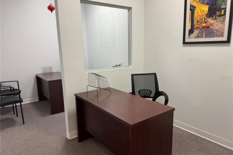 Propiedad comercial en alquiler en Orlando, Florida № 1629855 - foto 2