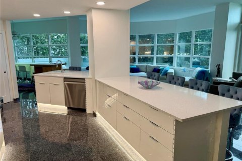 Condominio en alquiler en Sarasota, Florida, 3 dormitorios, 215.07 m2 № 1602585 - foto 6