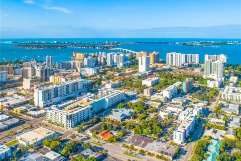 Condominio en alquiler en Sarasota, Florida, 3 dormitorios, 215.07 m2 № 1602585 - foto 23