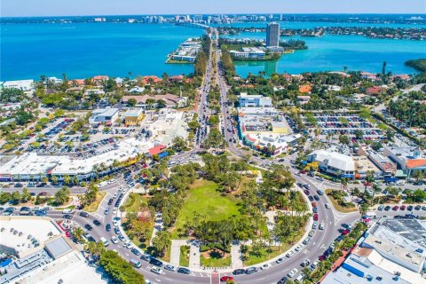 Condominio en alquiler en Sarasota, Florida, 3 dormitorios, 215.07 m2 № 1602585 - foto 24