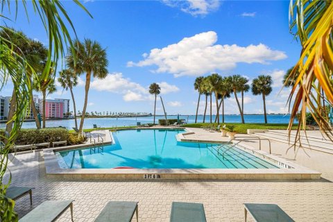 Condominio en alquiler en Sarasota, Florida, 3 dormitorios, 215.07 m2 № 1602585 - foto 14