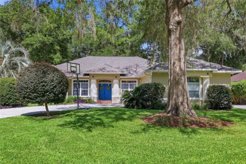 House in Gainesville, Florida 4 bedrooms, 254.37 sq.m. № 2199485
