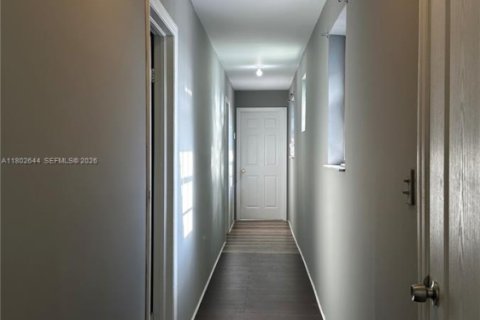 Купить виллу или дом в Майами-Гарденс, Флорида 3 спальни, 340.77м2, № 2079819 - фото 13