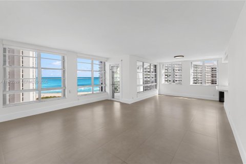 Copropriété à vendre à Miami Beach, Floride: 3 chambres, 205.31 m2 № 2047284 - photo 2