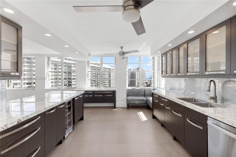 Copropriété à vendre à Miami Beach, Floride: 3 chambres, 205.31 m2 № 2047284 - photo 16
