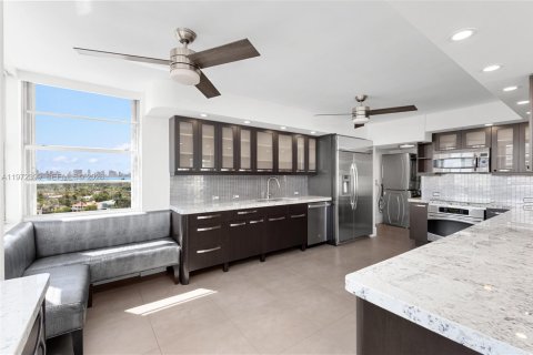 Copropriété à vendre à Miami Beach, Floride: 3 chambres, 205.31 m2 № 2047284 - photo 13