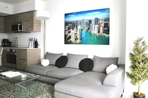 Снять в аренду кондоминиум в Майами, Флорида 1 спальня, 60.29м2, № 1922368 - фото 19