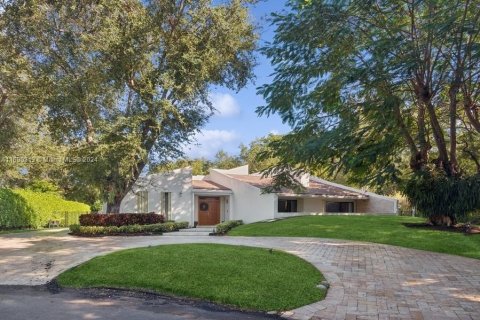 House in Coral Gables, Florida 6 bedrooms, 433.76 sq.m. № 1694350 - photo 1