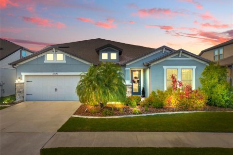House in Wesley Chapel, Florida 6 bedrooms, 389.26 sq.m. № 1754517 - photo 1