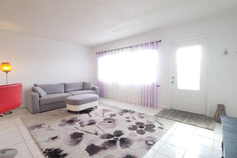 Copropriété à vendre à West Palm Beach, Floride: 1 chambre, 65.22 m2 № 2154351 - photo 3