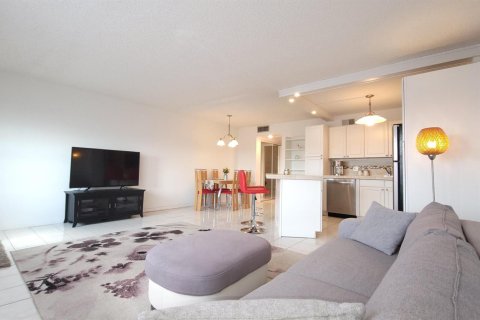 Copropriété à vendre à West Palm Beach, Floride: 1 chambre, 65.22 m2 № 2154351 - photo 2