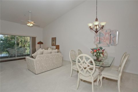 Condominio en alquiler en Sarasota, Florida, 2 dormitorios, 133.13 m2 № 213427 - foto 18