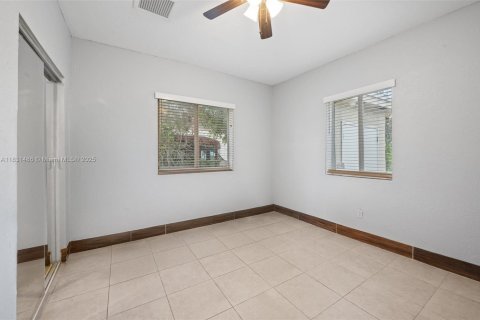 Villa ou maison à vendre à El Portal, Floride: 3 chambres, 89.19 m2 № 1809769 - photo 17