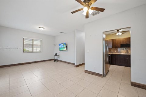 Villa ou maison à vendre à El Portal, Floride: 3 chambres, 89.19 m2 № 1809769 - photo 10