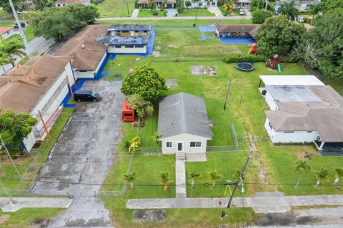 Villa ou maison à vendre à El Portal, Floride: 3 chambres, 89.19 m2 № 1809769 - photo 2