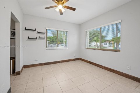 Villa ou maison à vendre à El Portal, Floride: 3 chambres, 89.19 m2 № 1809769 - photo 7