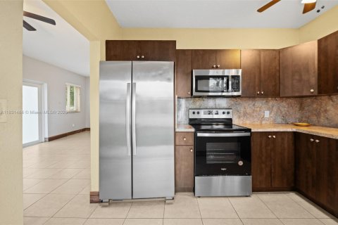 Villa ou maison à vendre à El Portal, Floride: 3 chambres, 89.19 m2 № 1809769 - photo 15