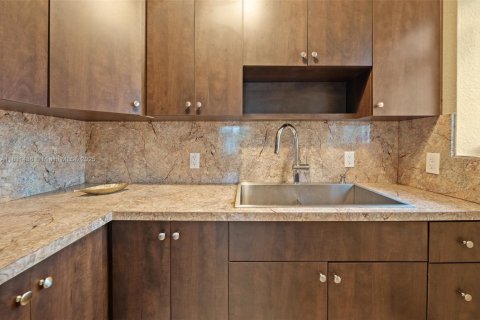 Villa ou maison à vendre à El Portal, Floride: 3 chambres, 89.19 m2 № 1809769 - photo 14