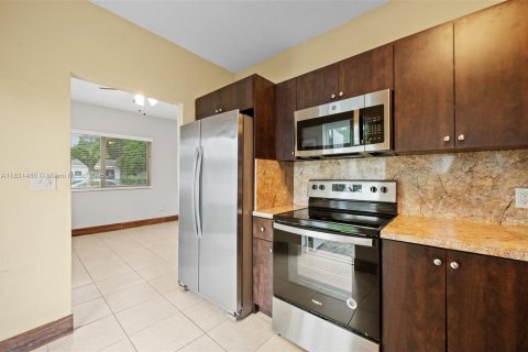 Villa ou maison à vendre à El Portal, Floride: 3 chambres, 89.19 m2 № 1809769 - photo 16