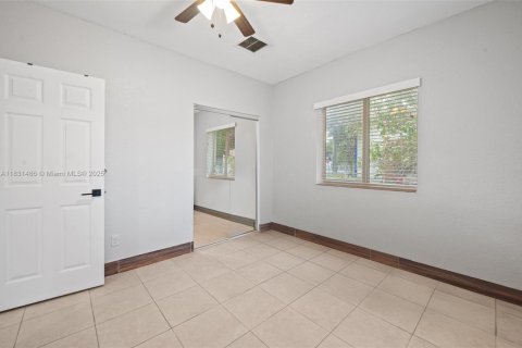 Villa ou maison à vendre à El Portal, Floride: 3 chambres, 89.19 m2 № 1809769 - photo 19
