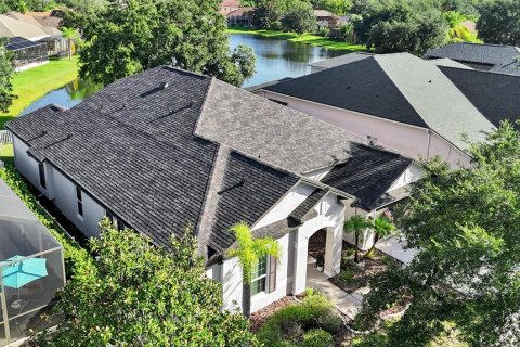 House in Land O' Lakes, Florida 5 bedrooms, 311.22 sq.m. № 2230480