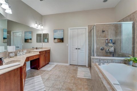 House in Land O' Lakes, Florida 5 bedrooms, 311.22 sq.m. № 2230480 - photo 19