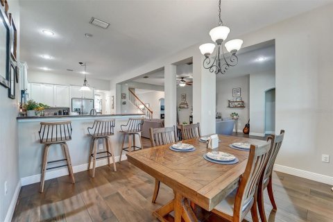 House in Land O' Lakes, Florida 5 bedrooms, 311.22 sq.m. № 2230480 - photo 13
