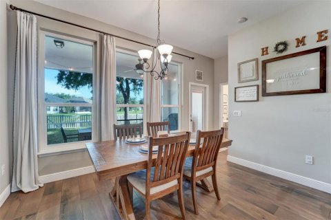 House in Land O' Lakes, Florida 5 bedrooms, 311.22 sq.m. № 2230480 - photo 12