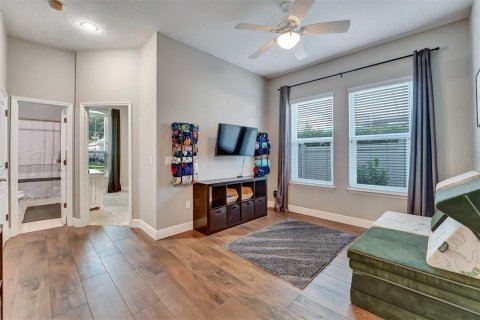House in Land O' Lakes, Florida 5 bedrooms, 311.22 sq.m. № 2230480 - photo 21