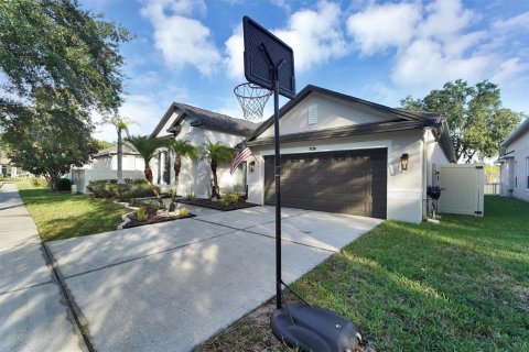 House in Land O' Lakes, Florida 5 bedrooms, 311.22 sq.m. № 2230480 - photo 4