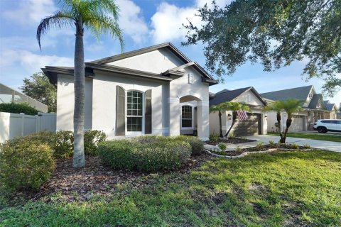 House in Land O' Lakes, Florida 5 bedrooms, 311.22 sq.m. № 2230480 - photo 2