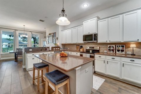 House in Land O' Lakes, Florida 5 bedrooms, 311.22 sq.m. № 2230480 - photo 7