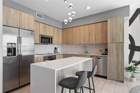 Condominio en venta en Miami, Florida, 2 dormitorios, 97.36 m2 № 2034619 - foto 4