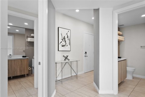 Condominio en venta en Miami, Florida, 2 dormitorios, 97.36 m2 № 2034619 - foto 15