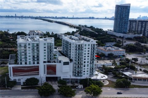 Condominio en Miami, Florida, 2 dormitorios  № 2034619