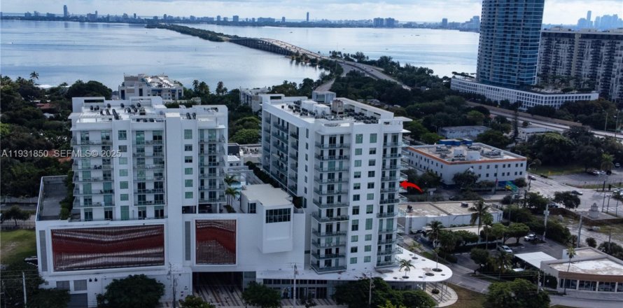 Condominio en Miami, Florida, 2 dormitorios № 2034619