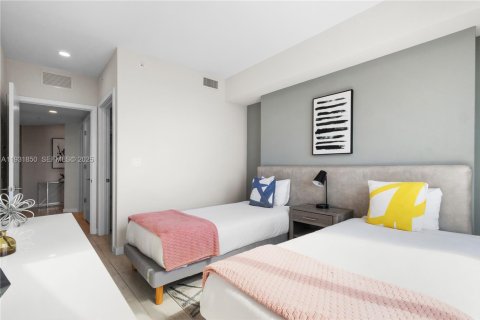 Condominio en venta en Miami, Florida, 2 dormitorios, 97.36 m2 № 2034619 - foto 13