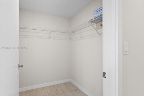 Condominio en venta en Miami, Florida, 2 dormitorios, 97.36 m2 № 2034619 - foto 10