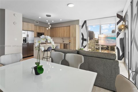 Condominio en venta en Miami, Florida, 2 dormitorios, 97.36 m2 № 2034619 - foto 7