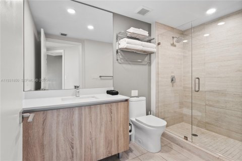 Condominio en venta en Miami, Florida, 2 dormitorios, 97.36 m2 № 2034619 - foto 11