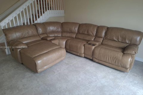 Touwnhouse à louer à Homestead, Floride: 3 chambres, 156.08 m2 № 2001358 - photo 4