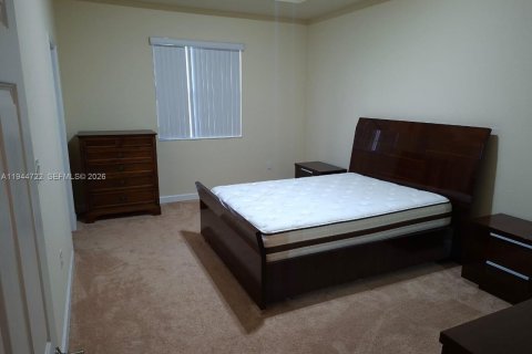 Touwnhouse à louer à Homestead, Floride: 3 chambres, 156.08 m2 № 2001358 - photo 6